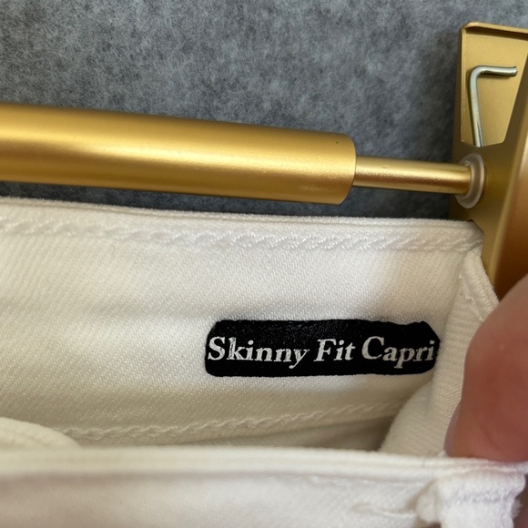 Judy Blue Women's Cream Cropped Jeans - Picture 3 of 7